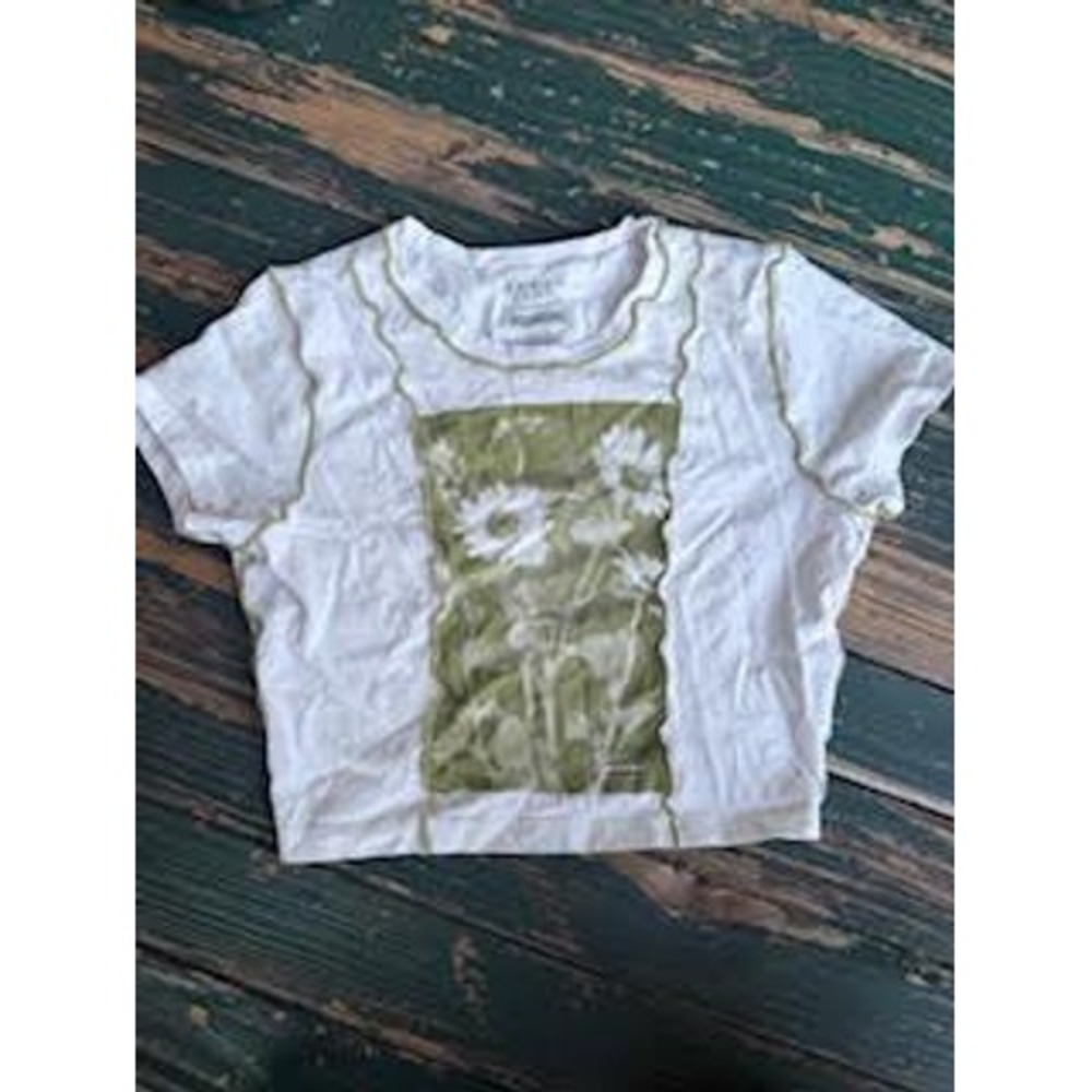 Vans Lizzie Armanto Floral Crop Baby Tee White Green Lettuce Edge Medium